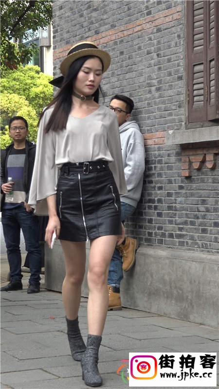 180918fz3zw430oyd3qj4l.jpg