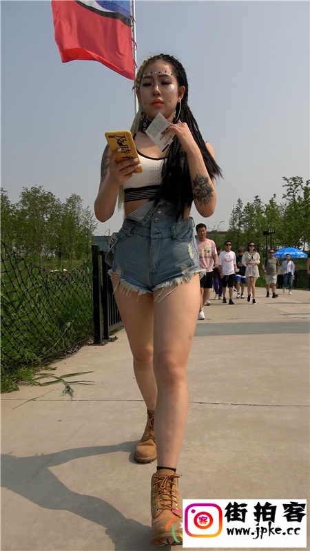 234941h9pt1phh1x319c4d.jpg