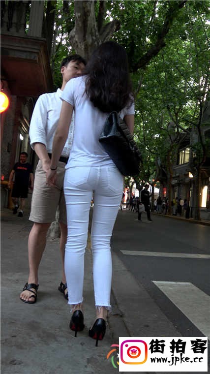 145553n2evifpxy6ybxf8b.jpg