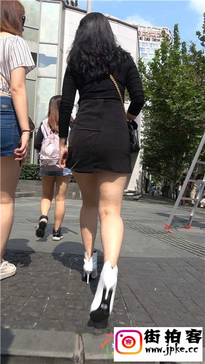 131626if99y1lcr880rbdt.jpg