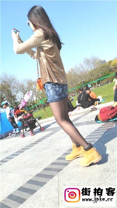 112841uarfizccigfs79qq.jpg