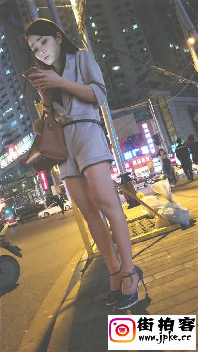 152925j6l2mle8m8lu5vl5.jpg