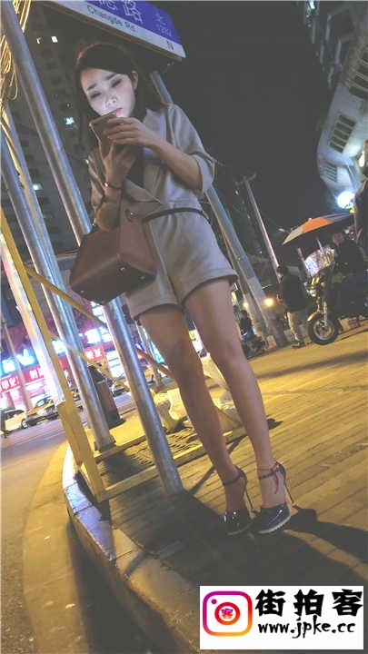 152925lp40ff44hiay4vwh.jpg
