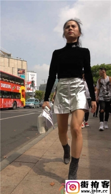 4K-银色短裙肉丝丝袜灰色高跟性感身材美女[MP4/1G]