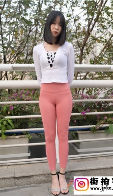 4K-粉色瑜伽裤高跟极品身材长腿翘臀美女 套图+视频[MP4/14.9G]