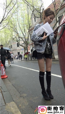 4K-黑色短裤高筒靴短发美女极品白皙纤细美腿[MP4/1.26G]