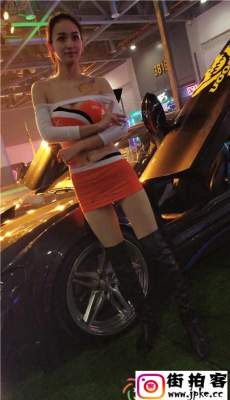 4K-橘色赛车服紧身包臀裙车模极品肉丝长腿漂亮模特[MP4/684M]