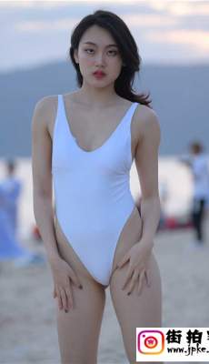 4K-[一始专区] 海边的白色连体比基尼美女 套图+视频 2[8.74G]