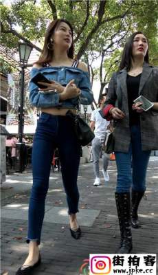4K- 街拍紧身牛仔裤性感长腿美女极品圆翘臀