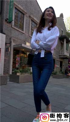 4K-蓝色紧绷牛仔裤美女长腿圆润翘臀,真紧啊