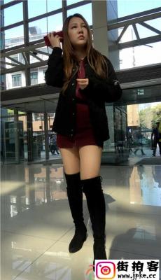 4K-酒红连衣齐B包臀裙美眉肉丝性感大腿圆臀