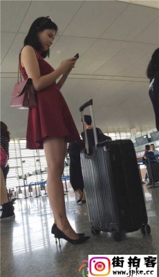 4K-机场红裙美女全方位拍摄CD篇 五[MP4/1.05G]