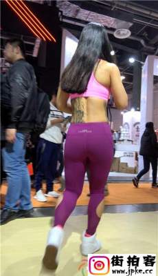 4K-展会跟拍粉红瑜伽裤圆润性感翘臀美女
