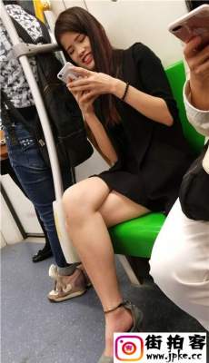 4K-地铁拍摄黑色短裙OL装漂亮长发美女性感裸腿[MP4/1.92G]