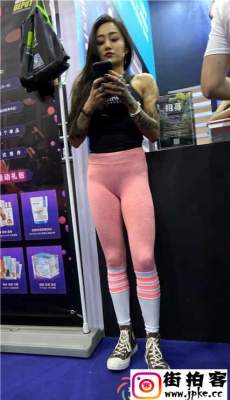 4K-近拍粉色紧身瑜伽课长发美女性感长腿圆润翘臀