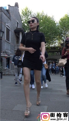 4K-性感黑色连衣包臀裙露背装高跟极品美女[MP4/2.02G]