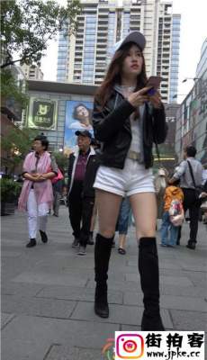 4K-白色热裤极品细长腿高靴长发美女[MP4/1.25G]