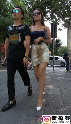 4K-街拍性感抹胸装花短裙高跟美腿美女