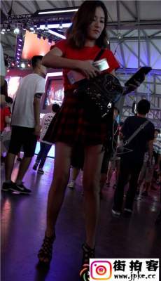 4K-展会近拍红色格子超短裙网红美女性感美腿 一[MP4/396M]