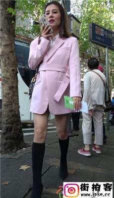 4K-街拍粉色外套性感白皙大长腿高靴漂亮美女[MP4/678M]