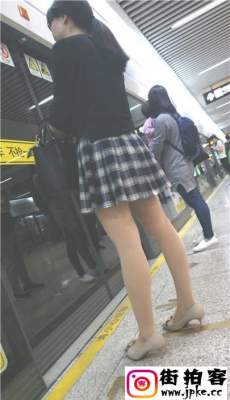 4K-一路跟拍格子短裙肉色丝袜高跟性感美腿美少妇[MP4/676M]
