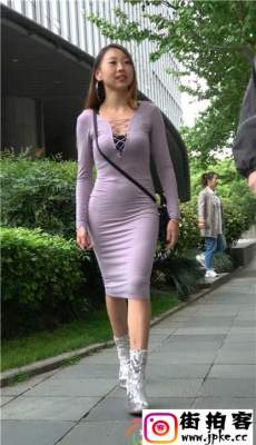 4K-紫色紧身包臀长裙高跟长腿美眉和男友逛街[MP4/1.8G]