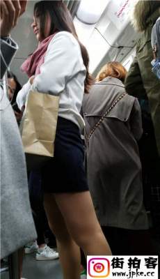 4K-地铁拍摄蓝色包臀裙肉色丝袜OL美妇[MP4/887M]