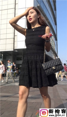 4K-街拍超性感黑色连衣裙高跟白腿美女[MP4/1.43G]